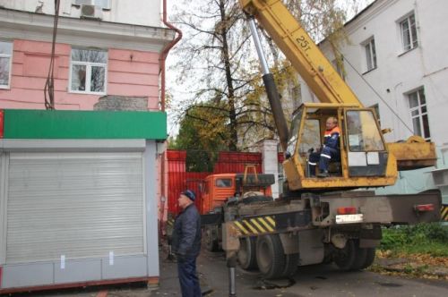В Ярославле из зоны ЮНЕСКО продолжают убирать ларьки 