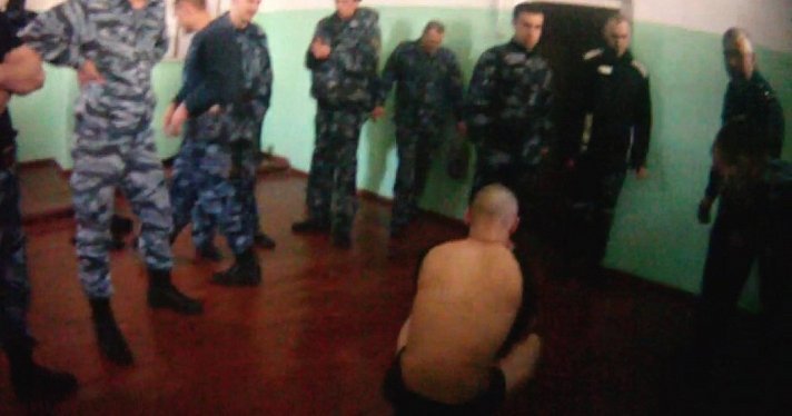 «Общественный вердикт» запросил итоги проверки найденных записей пыток заключенных с видеорегистраторов сотрудников ярославской ИК-1_156744
