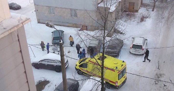 Соседи увидели труп из окон: кого нашли мертвым в Ярославле