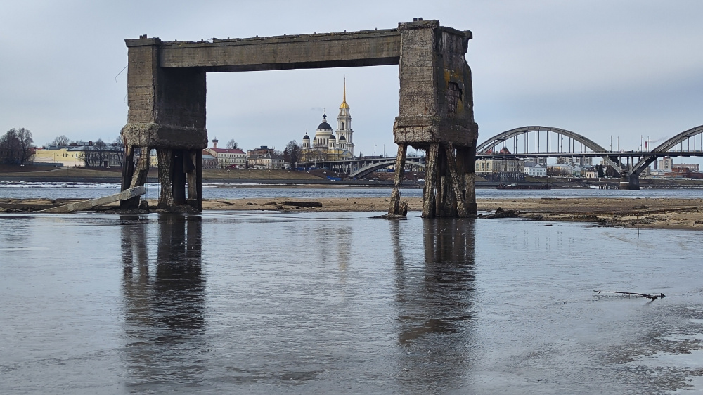 После обмеления Волги жителей Рыбинска ужаснуло состояние советского бетона