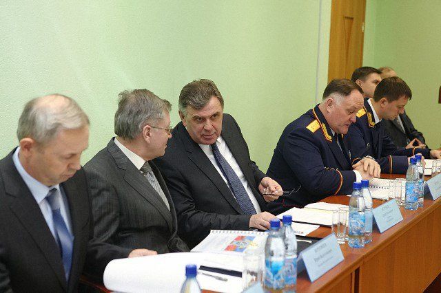 Губернатор Ястребов потребовал усилить борьбу с коррупцией