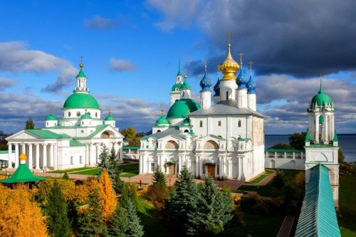 В Ростове Великом женщину сбросили со смотровой площадки монастыря