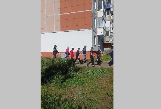 В Ярославской области эвакуировали школу из-за муляжа гранаты в бассейне