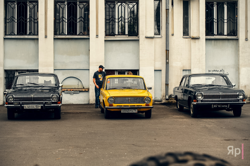 «Живой образец истории»: в Ярославле прошла выставка классических автомобилей