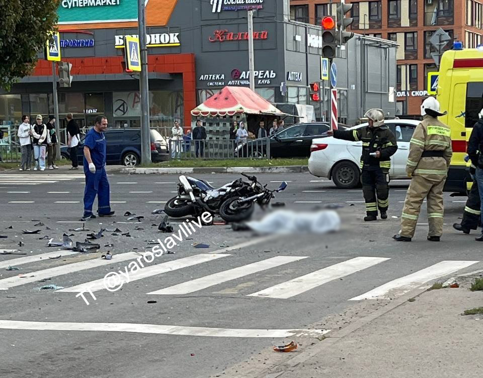 В Ярославле на проспекте Фрунзе погиб мотоциклист