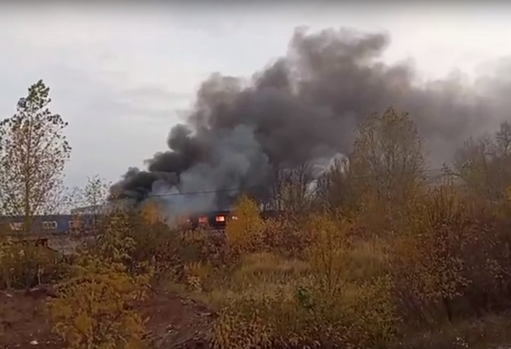 Пожарные локализовали пожар в промзоне в Ярославле