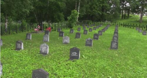 В Ростовском районе 18-летний парень осквернил мемориальное кладбище 