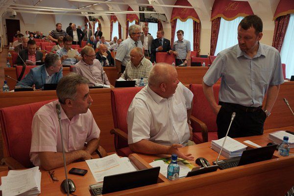 Обсуждение бюджета Ярославской области переросло в депутатский бойкот