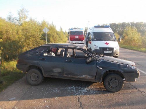 В Рыбинском районе столкнулись легковой автомобиль и мопед
