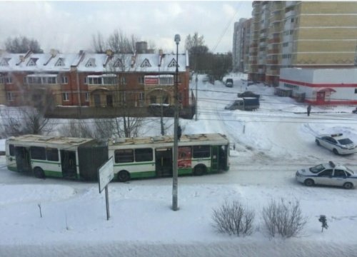 На Ярославской автобус сбил старушку, которая переходила дорогу не по пешеходному переходу