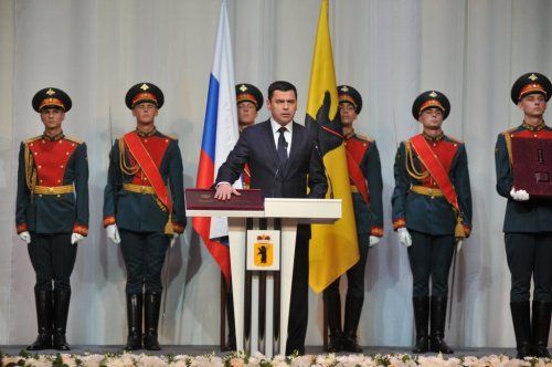 Инаугурация Дмитрия Миронова: клятва по бумажке и высокопоставленные гости