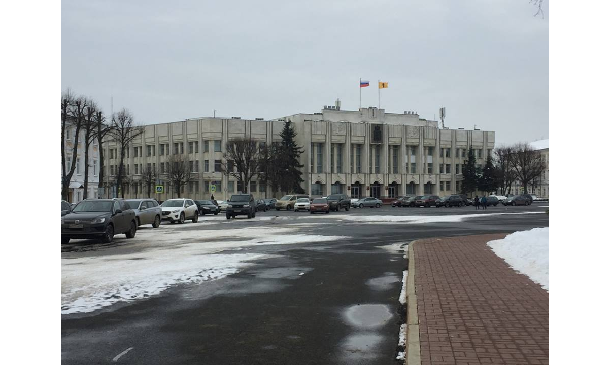 Ярославль центральная. Советская площадь. Ярославль площадь администрация. Парковка около Советской площади.