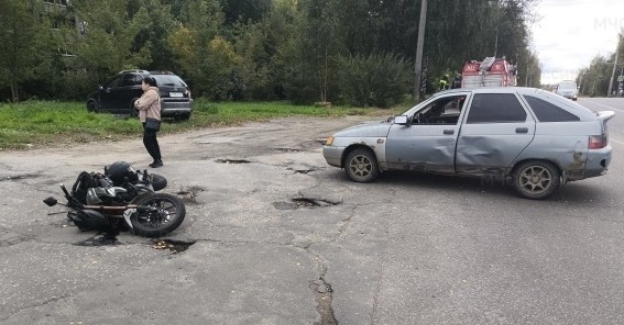 В Ярославской области в двух ДТП пострадали мотоциклист и молодой питбайкер