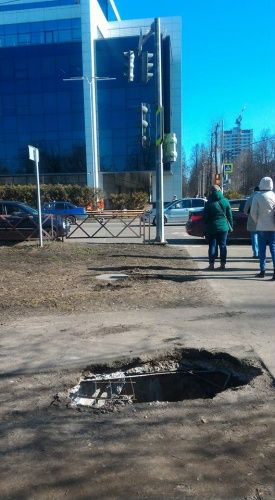В Ярославле на улице Чехова провалился асфальт