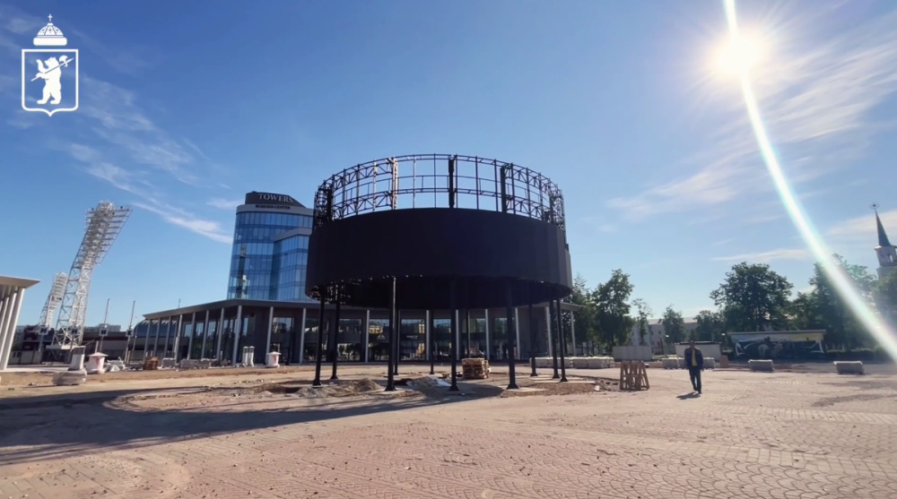 На площади в центре Ярославля появился медиаэкран