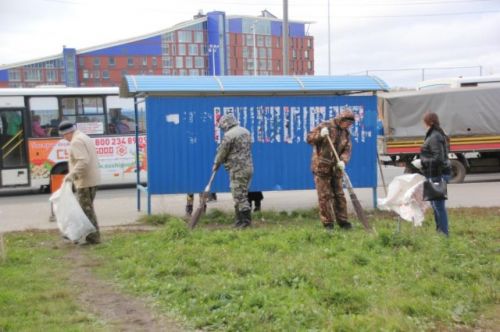 Сто ярославцев вышли на уборку Фрунзенского района