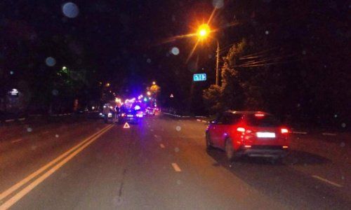 Ночью в Ярославле 40-летний мужчина угодил под колеса автомобиля 