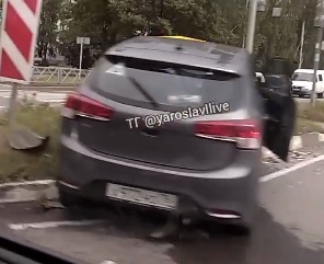 В Ярославле таксист устроил ДТП с пострадавшими, вылетев на перекресток на красный свет