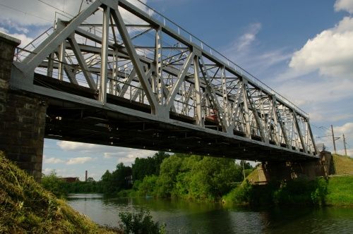 Случай подростка, упавшего с железнодорожного моста под Ярославлем, начали проверять следователи