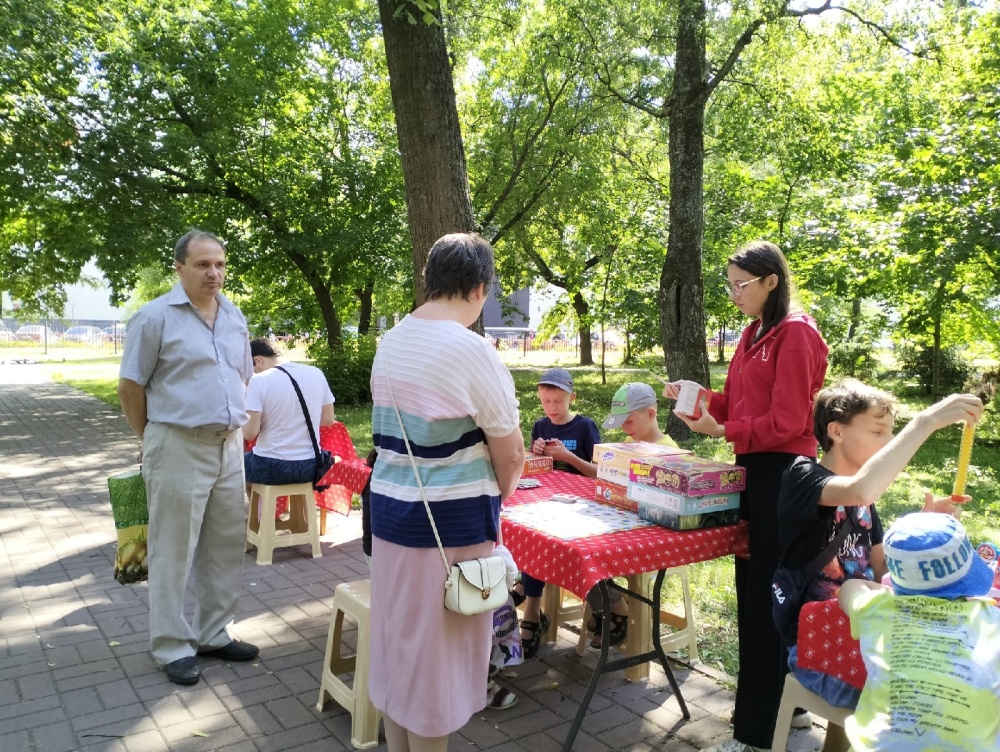 В Бутусовском парке открылся фестиваль «Ярославское книжное обострение»