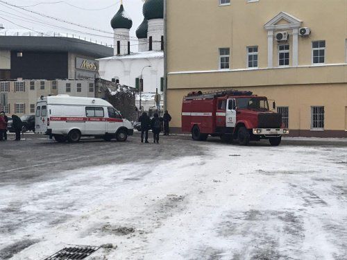 В Ярославле эвакуировали людей из здания Вознесенских казарм 