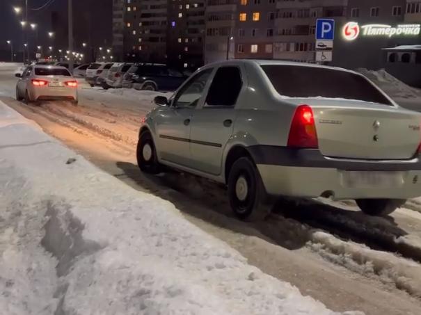 В любой двор нужен грейдер: ярославские водители требуют тщательнее чистить дворы