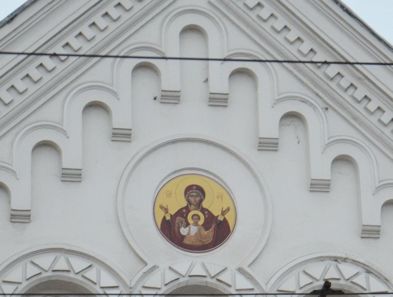 На Знаменском храме Ярославля появился образ Божьей Матери