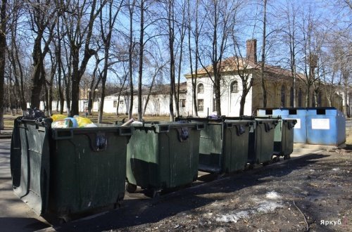 Для переноса мусорных контейнеров с городской земли во дворы мэрия Ярославля изменит правила благоустройства