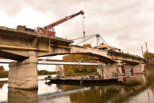 В Ярославле сносят старый мост через Которосль