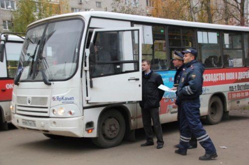 В Ярославле выявили нарушителей ПДД среди водителей маршрутных такси 