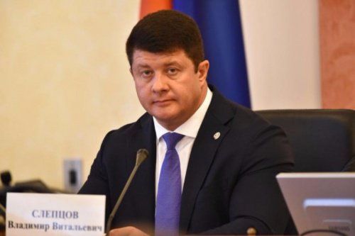 Владимир Слепцов предложил продлить срок замены НТО до 1 декабря