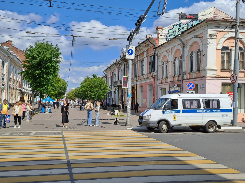 В кафе в центре Ярославля мужчина избил женщину