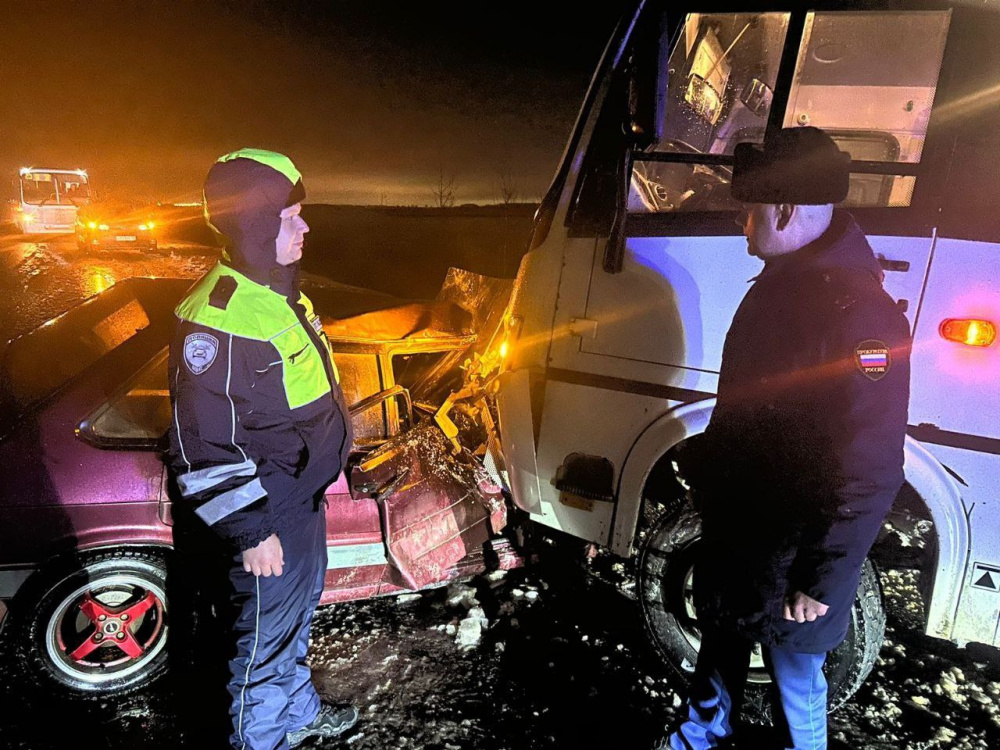 В полиции рассказали подробности аварии автобуса и легковушки под Ярославлем