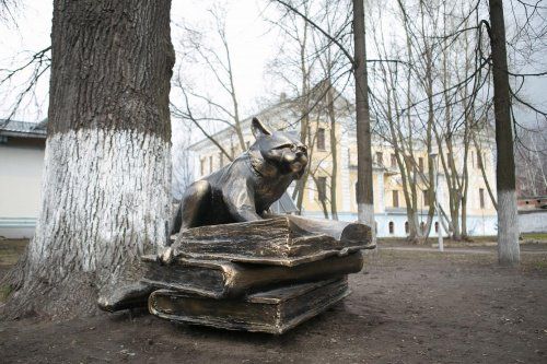 В Ярославле появился памятник учёному коту