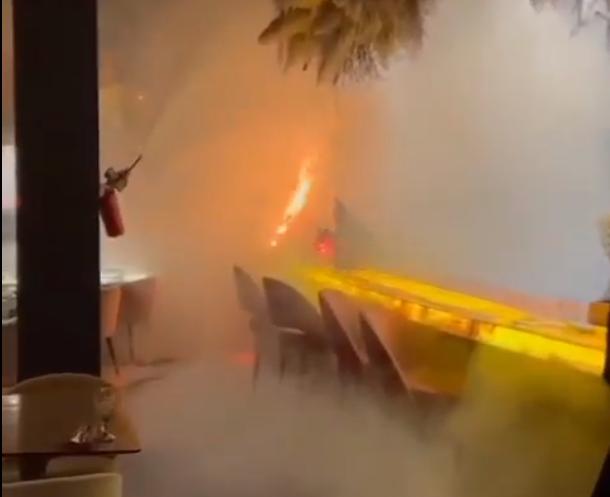 Вручили огнетушитель и сказали тушить: спустя неделю после костромской трагедии в Ярославле загорелся ресторан