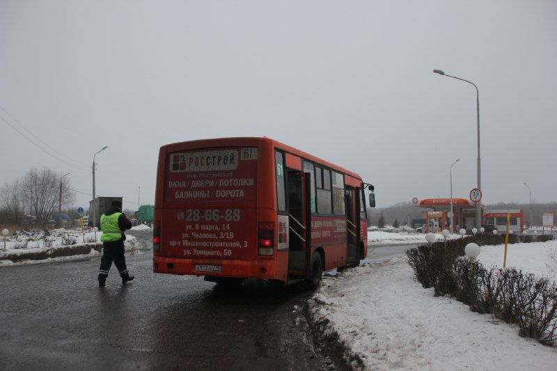Благоустройство двора. Машина. Ремонтные работы. Омон в школе. 06.
