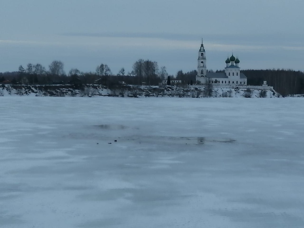 Десять человек решили перейти Волгу по льду: стали известны подробности ночной трагедии в селе Диево-Городище