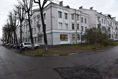 В Ярославле на улице Максимова заделали дорожные ямы 