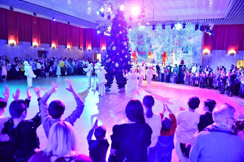Все елки – 2023 в Ярославле: выбираем, куда отвести ребенка в новогодние праздники