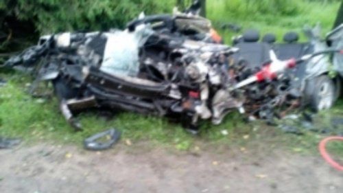 В Рыбинске мужчина, управляя автомобилем «Мерседес», врезался в столб и погиб 