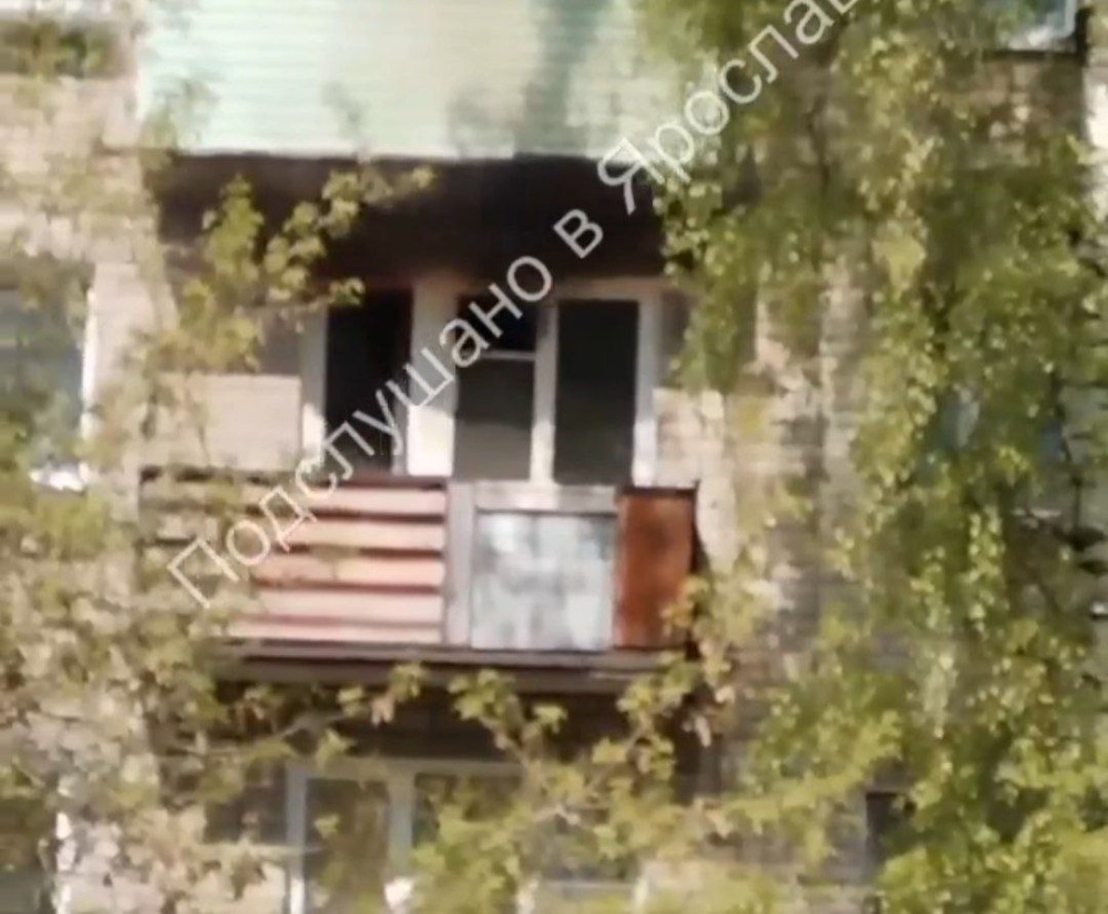 В Дзержинском районе Ярославля при пожаре в многоквартирном доме погиб человек