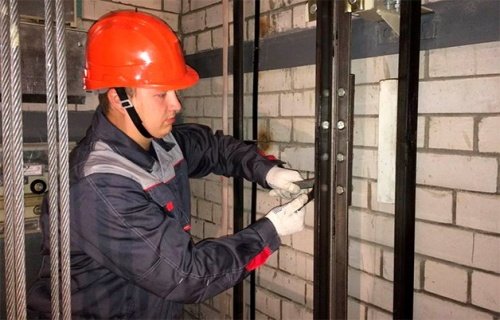 В восьми домах Ярославля установили камеры для наблюдения за заменой лифтов