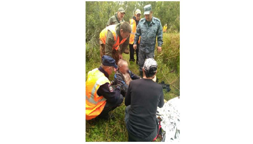 83-летнего пропавшего мужчину нашли спустя сутки в болоте