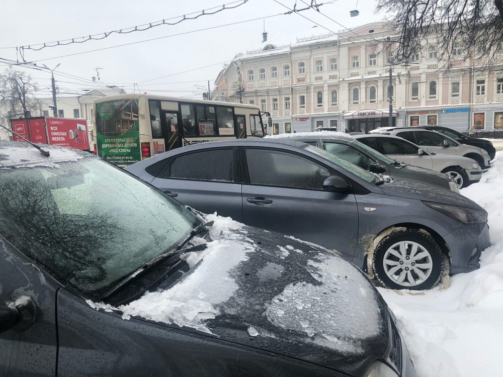 В Ярославле из-за гололеда взлетели цены на такси
