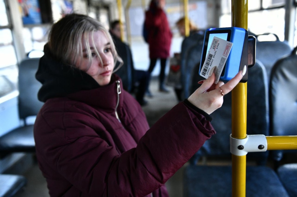 В Ярославской области общественный транспорт постепенно перейдет на безналичную систему оплаты проезда