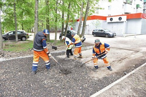 На улице Урицкого в Ярославле возобновили дорожные работы