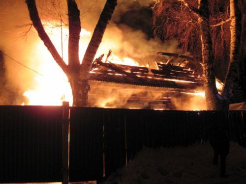 В Даниловском районе дотла сгорел жилой дом 
