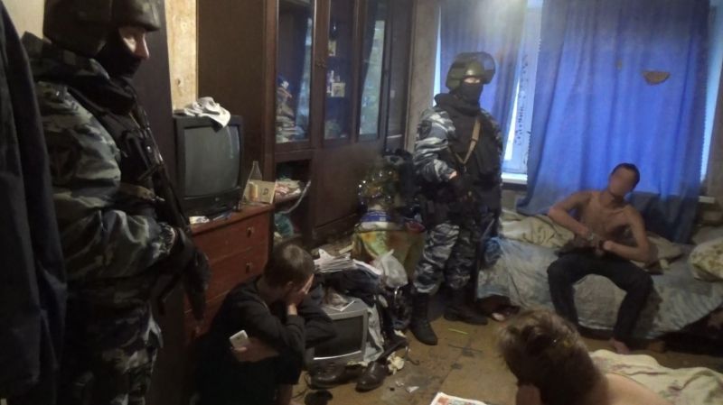 Двое ярославцев организовали в квартире наркопритон 