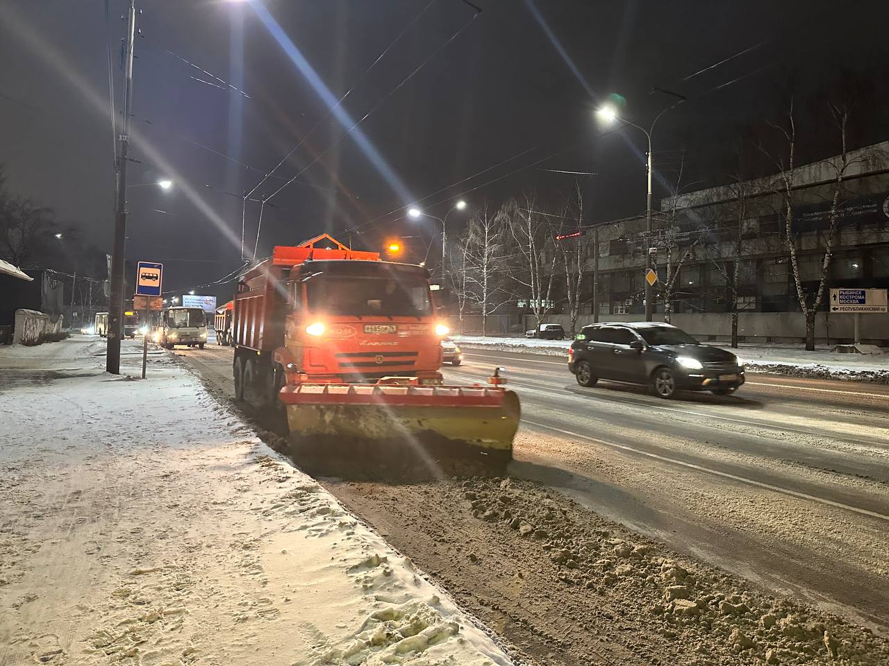 Дороги почистили хорошо, дворы — не очень: ярославцы разделились в оценке  уборки города после снегопада | 19.12.2022 | Ярославль - БезФормата