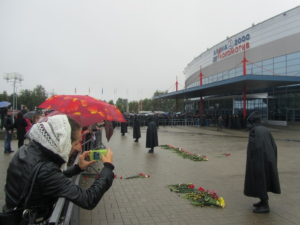 «Город стал тенью самого себя»: ярославцы спустя 15 лет вспоминают детали дня гибели «Локомотива»
